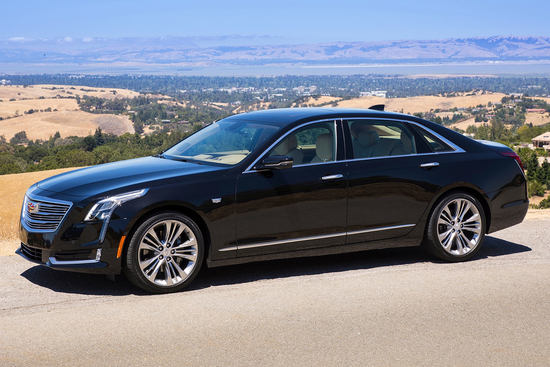 2018 Cadillac CT6 Super Cruise: Can the Car Really Drive Itself?