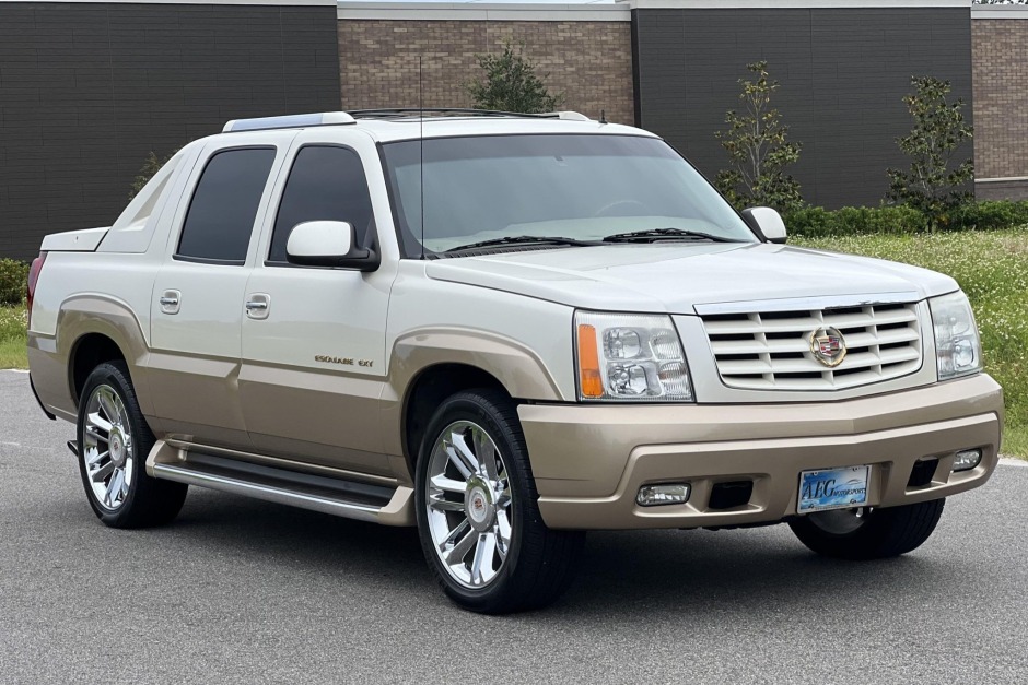 No Reserve: 2002 Cadillac Escalade EXT for sale on BaT Auctions - sold for  $21,000 on November 1, 2022 (Lot #89,317) | Bring a Trailer