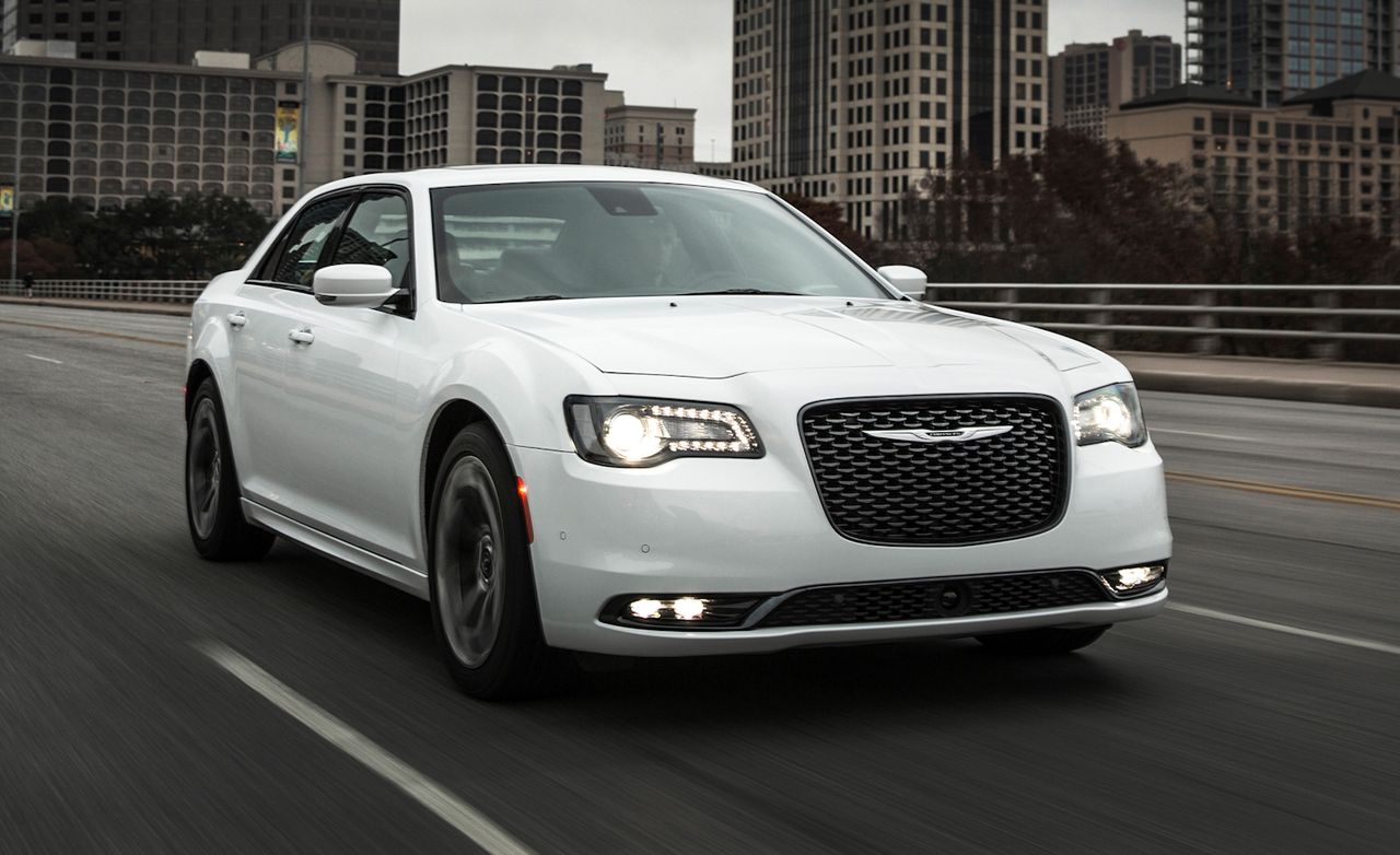 2015 Chrysler 300 V-8 First Drive &#8211; Review &#8211; Car and Driver