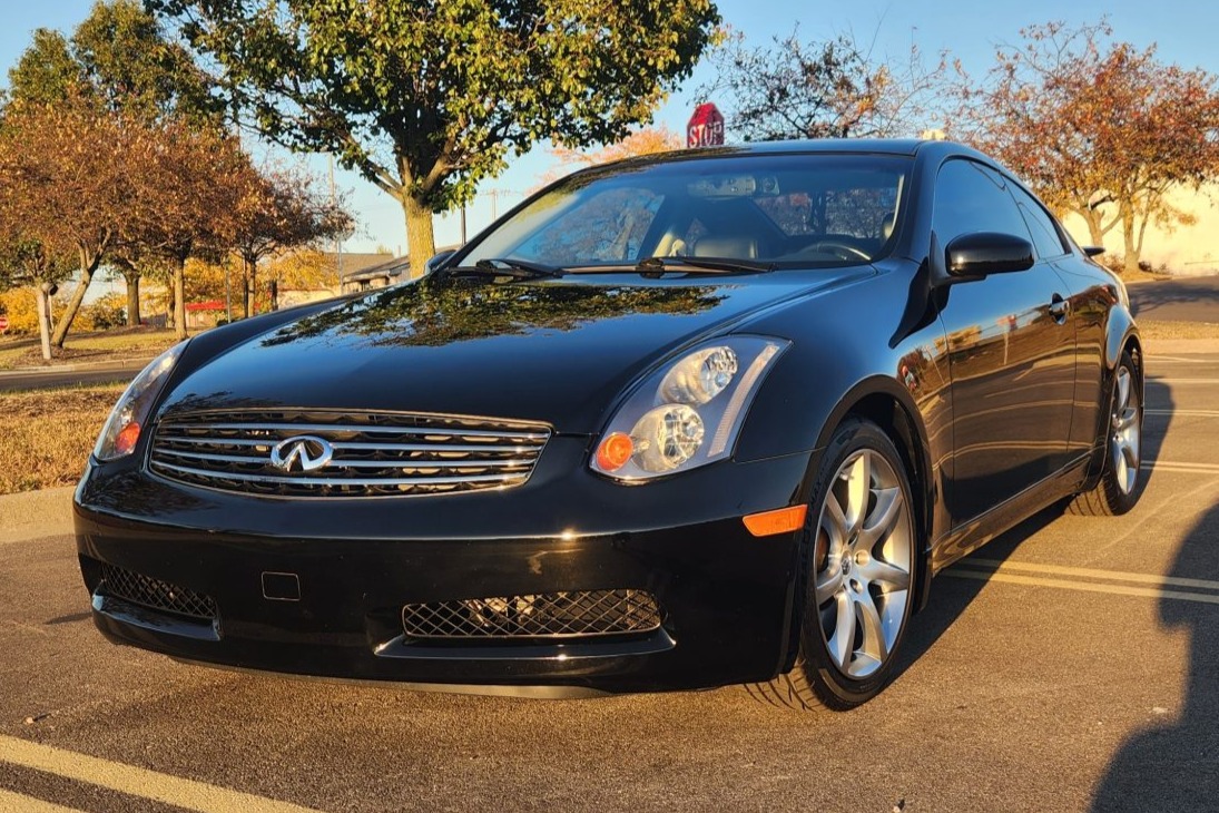 3,800-Mile 2004 Infiniti G35 Coupe 6-Speed for sale on BaT Auctions - sold  for $20,500 on December 8, 2022 (Lot #92,785) | Bring a Trailer