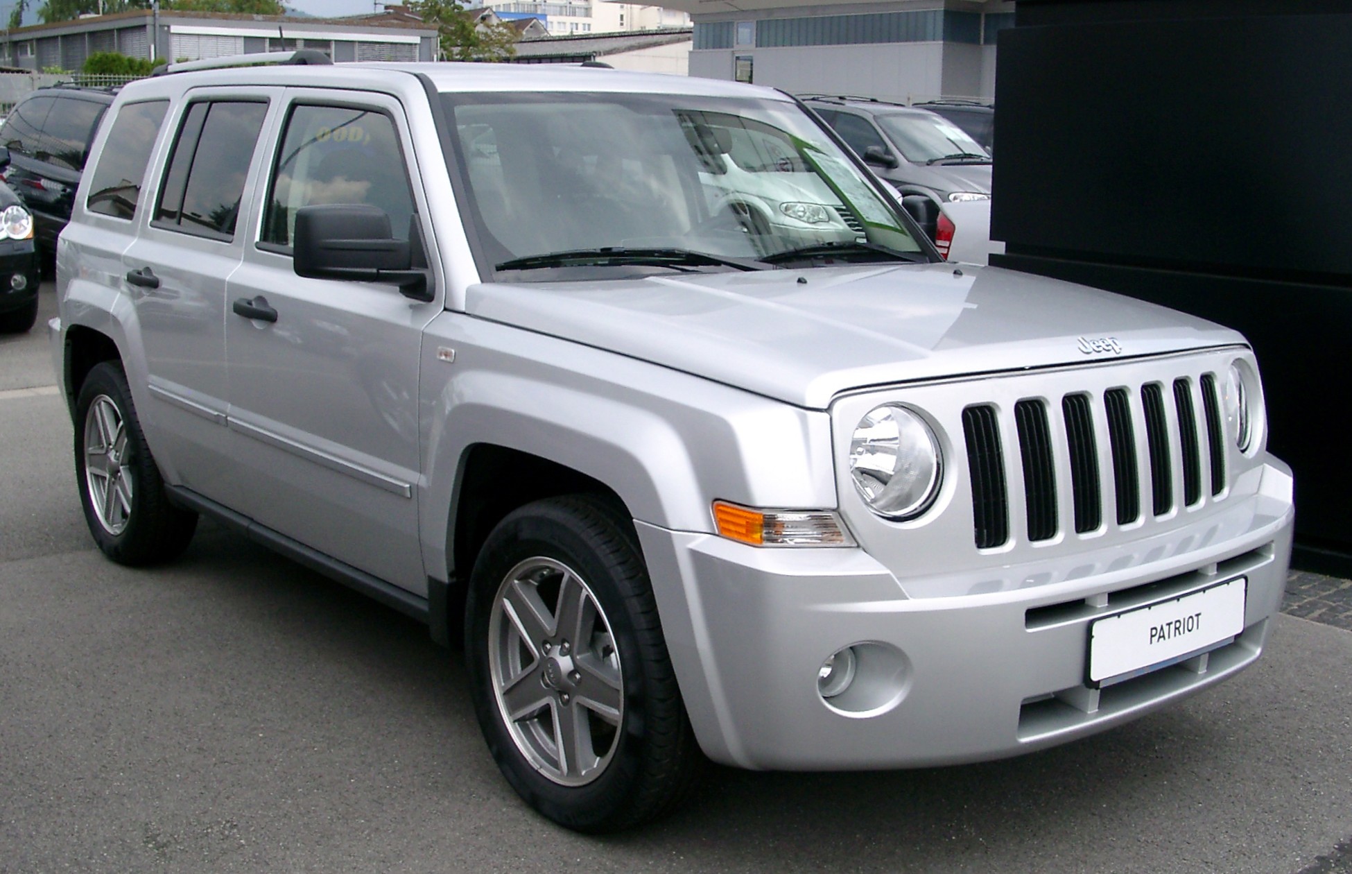 File:Jeep Patriot front 20080727.jpg - Wikimedia Commons
