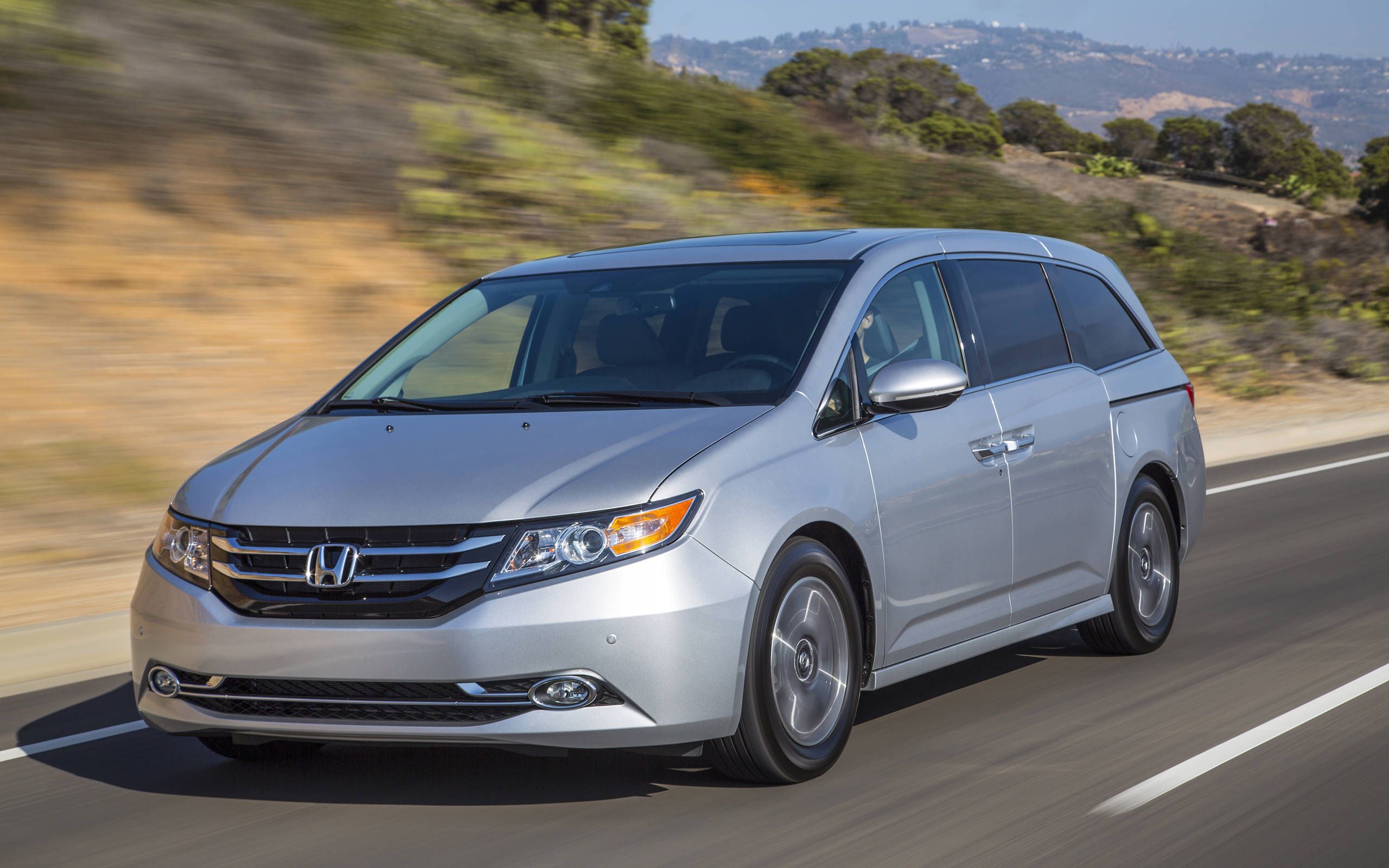 2015 Honda Odyssey Touring Elite review notes