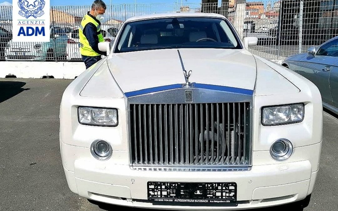 Rolls-Royce Phantom With Crocodile Leather Interior Confiscated