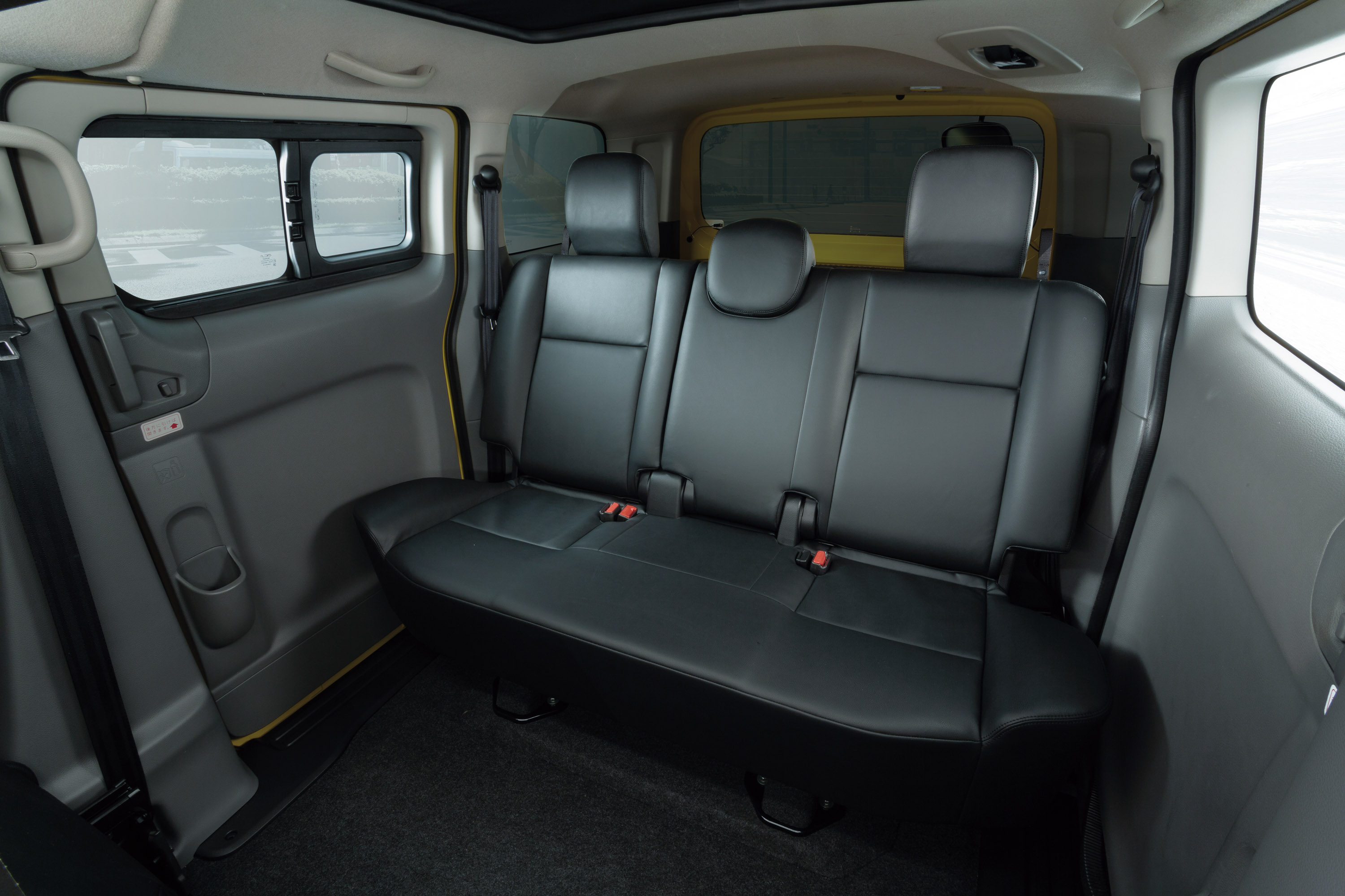 Nissan NV200 Taxi (2015) - picture 11 of 16
