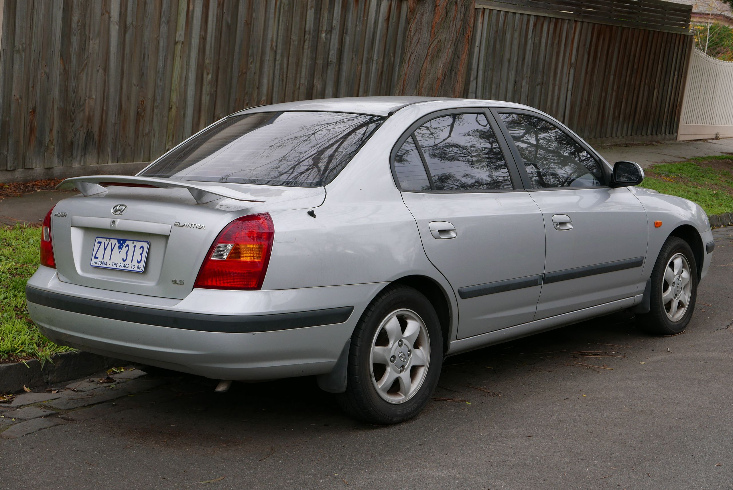 File:2003 Hyundai Elantra (XD) GLS sedan (2015-07-03) 02.jpg - Wikimedia  Commons