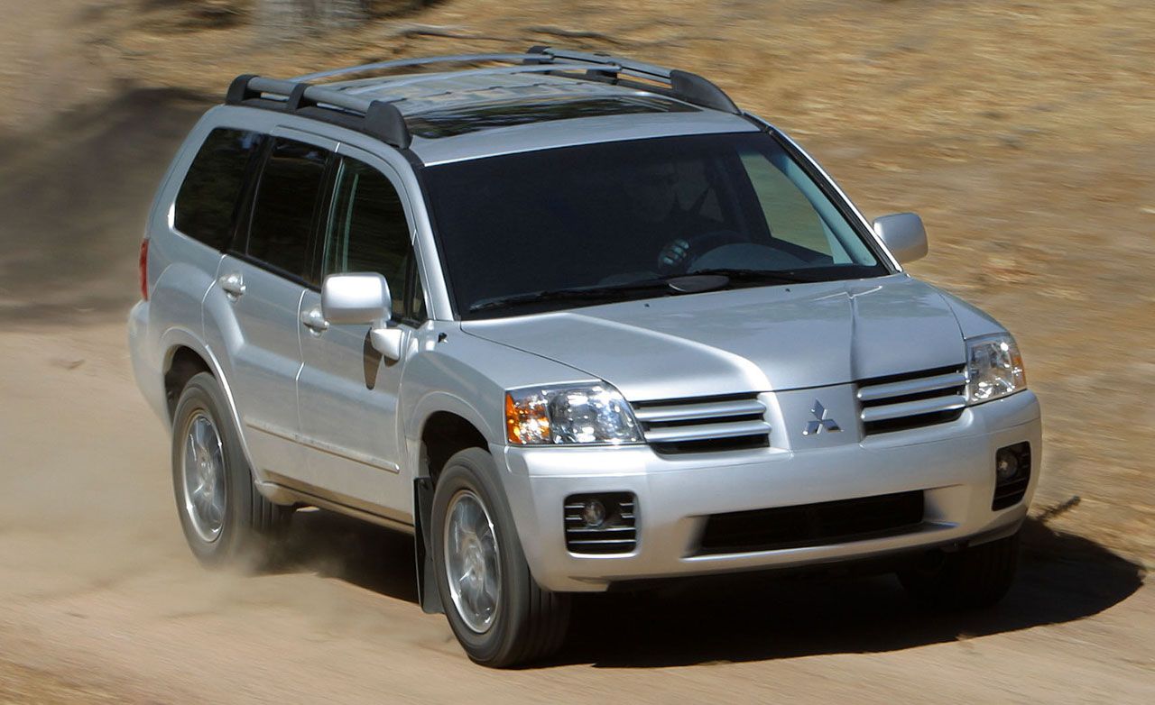 2011 Mitsubishi Endeavor Review, Pricing and Specs