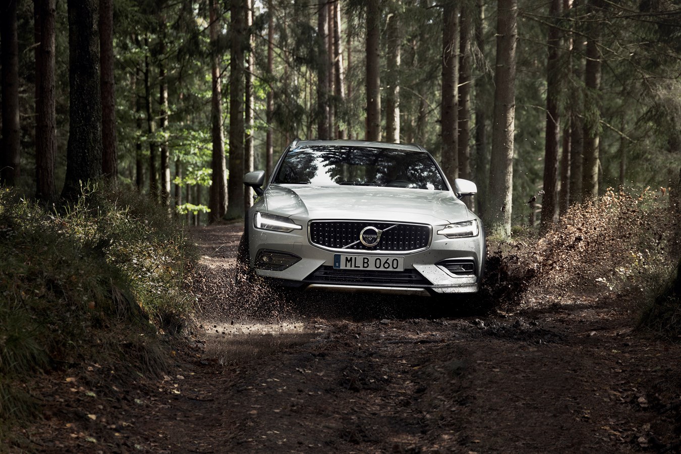 New Volvo V60 Cross Country takes the Swedish family crossover utility off  the beaten path - Volvo Car USA Newsroom