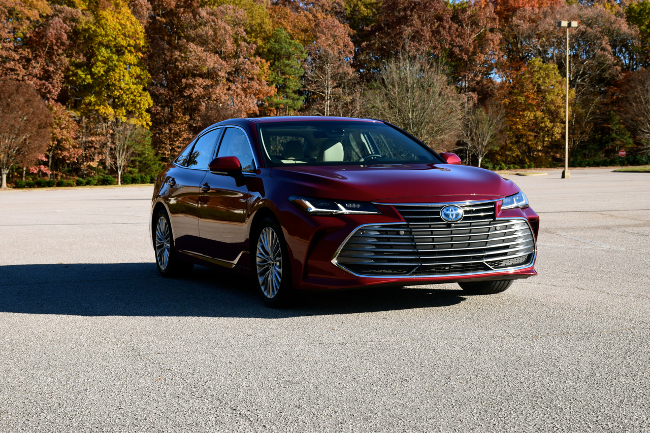 The All-New Toyota Avalon Hybrid Combines Luxury With Efficiency – Auto  Trends Magazine