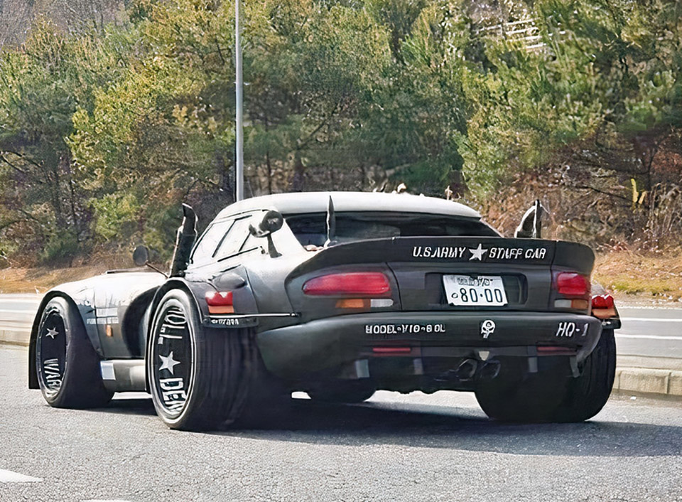 Custom Dodge Viper with Four Rear Wheels Might be the Craziest-Looking Yet  - TechEBlog