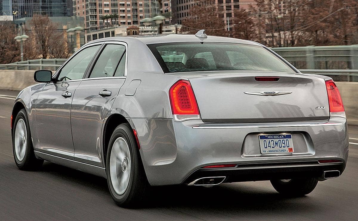 Changes Coming to Chrysler 300 Lineup in 2018 | Miami Lakes Automall