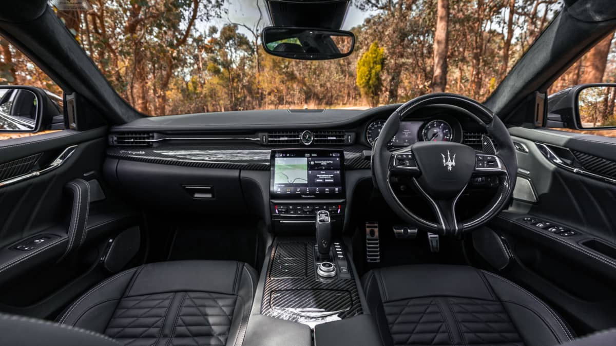 2022 Maserati Quattroporte Trofeo review - Drive