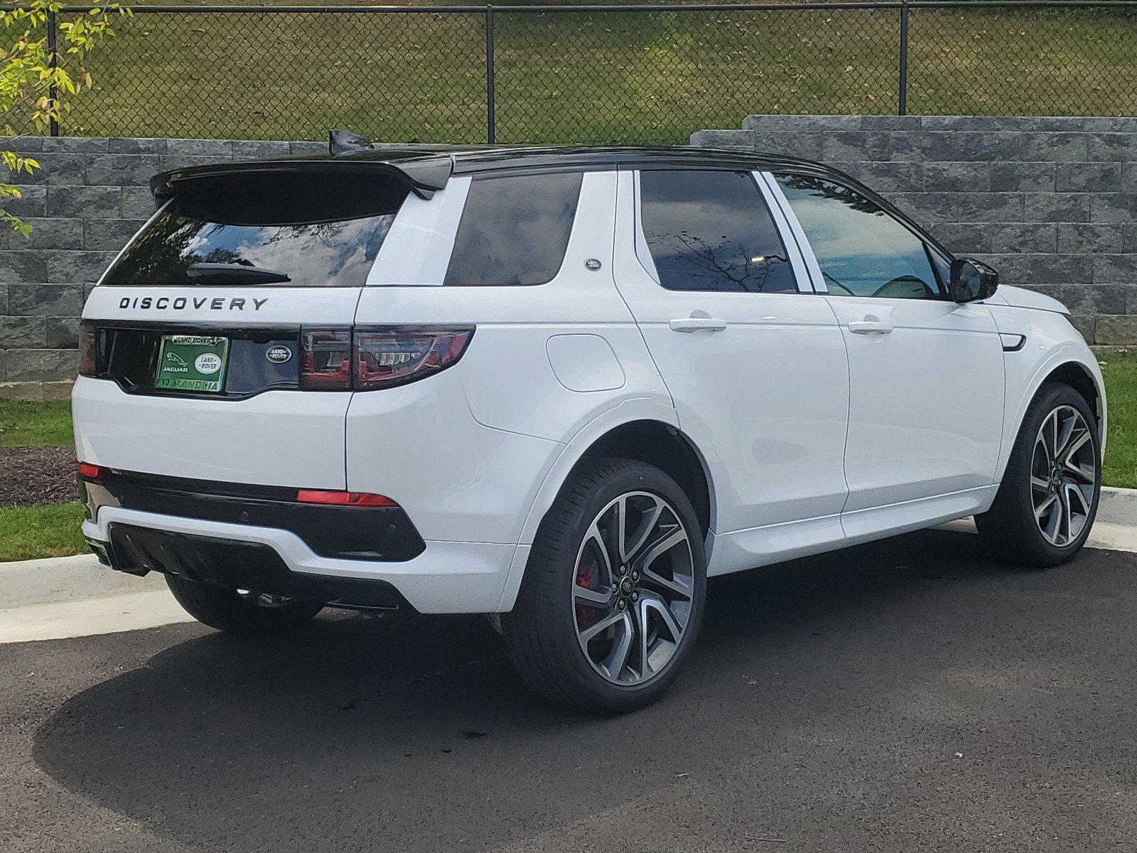 Pre-Owned 2023 Land Rover Discovery Sport SE R-Dynamic Sport Utility in  Falls Church #1088RL | Beyer Auto Group