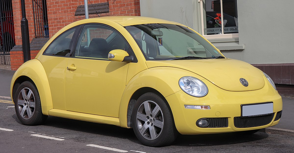 File:2006 Volkswagen New Beetle Luna 1.6 Front.jpg - Wikimedia Commons