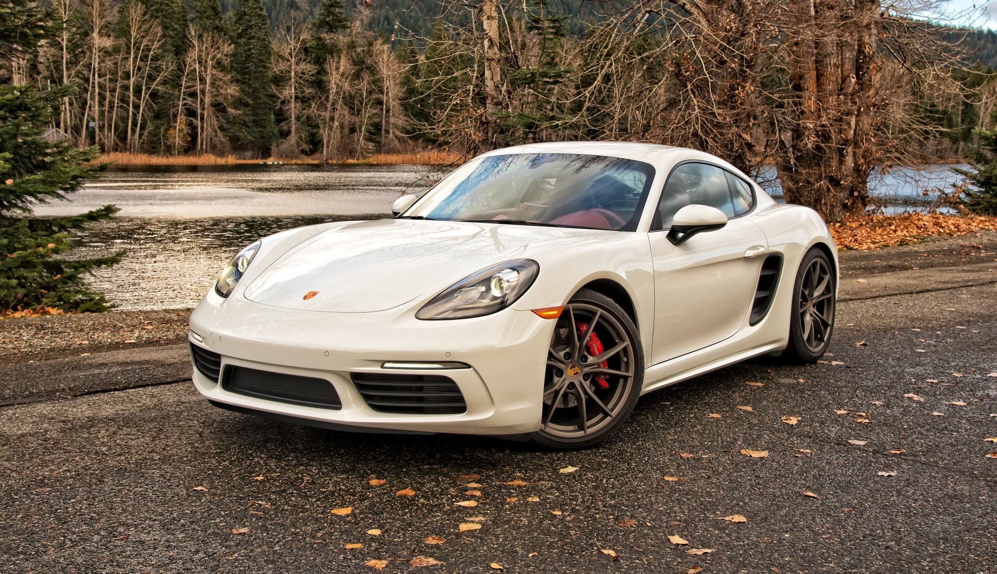Video Review: A New Porsche Cayman, and Still a Driver's Dream - The New  York Times