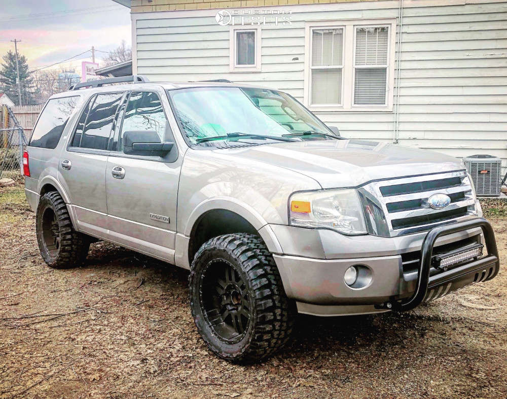 2009 Ford Expedition with 20x9 -12 Moto Metal Mo951 and 33/12.5R20 Federal  Couragia Mt and Suspension Lift 3" | Custom Offsets