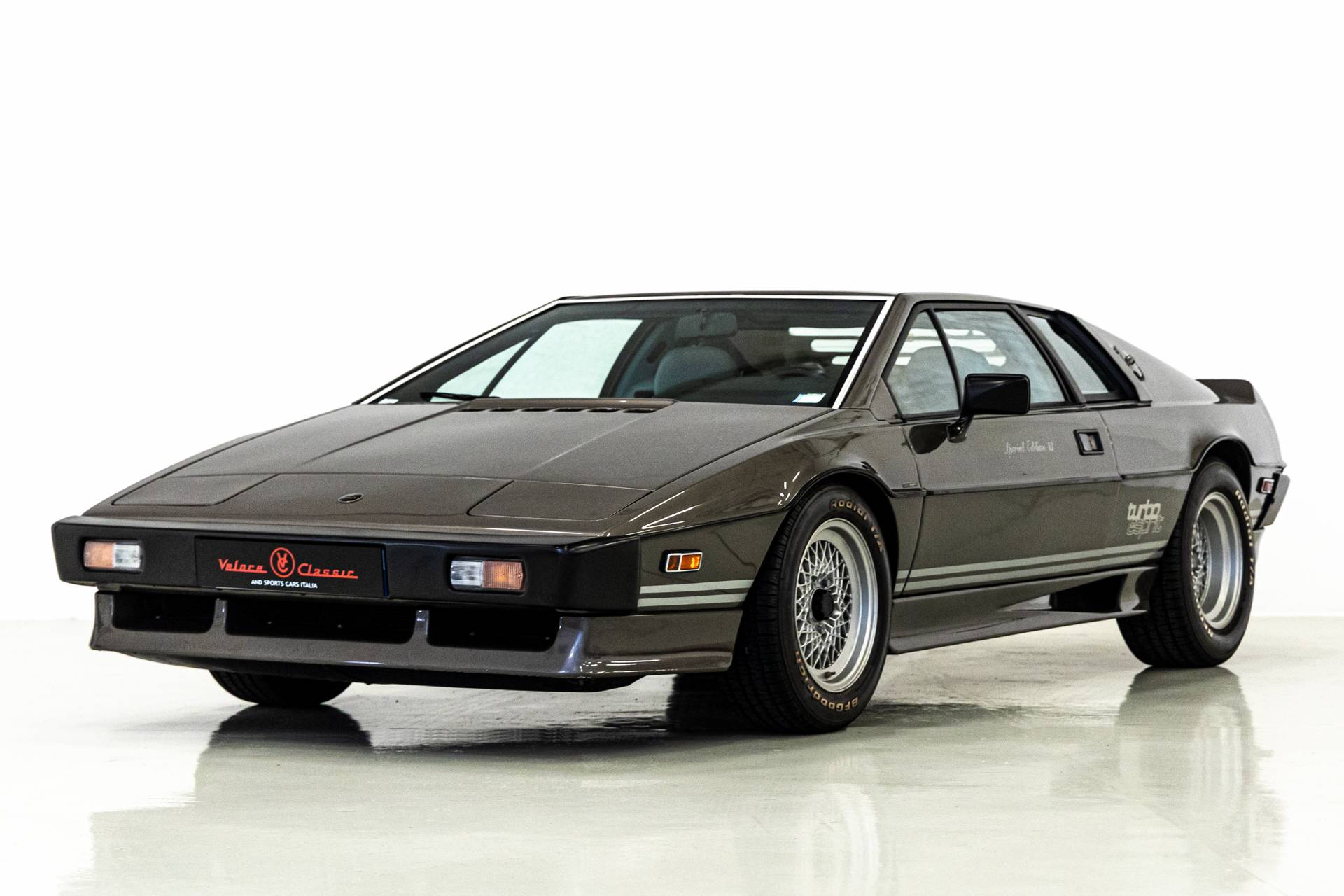 For Sale: Lotus Esprit Turbo (1983) offered for £58,994