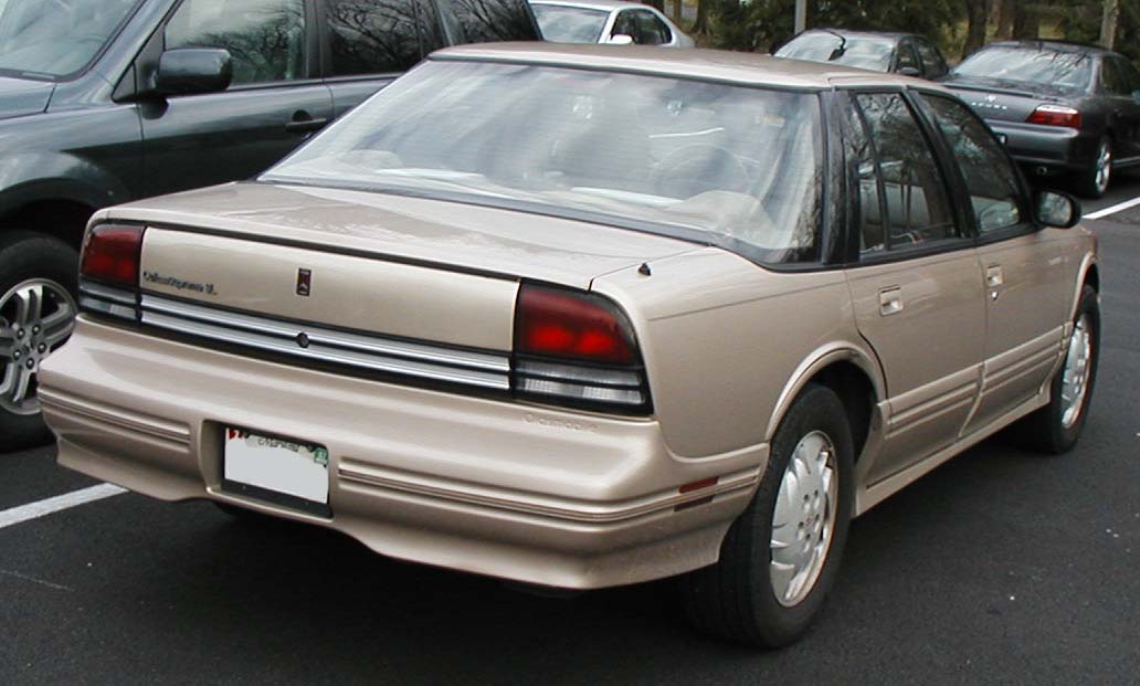 File:Oldsmobile-Cutlass-Supreme-rear.jpg - Wikimedia Commons