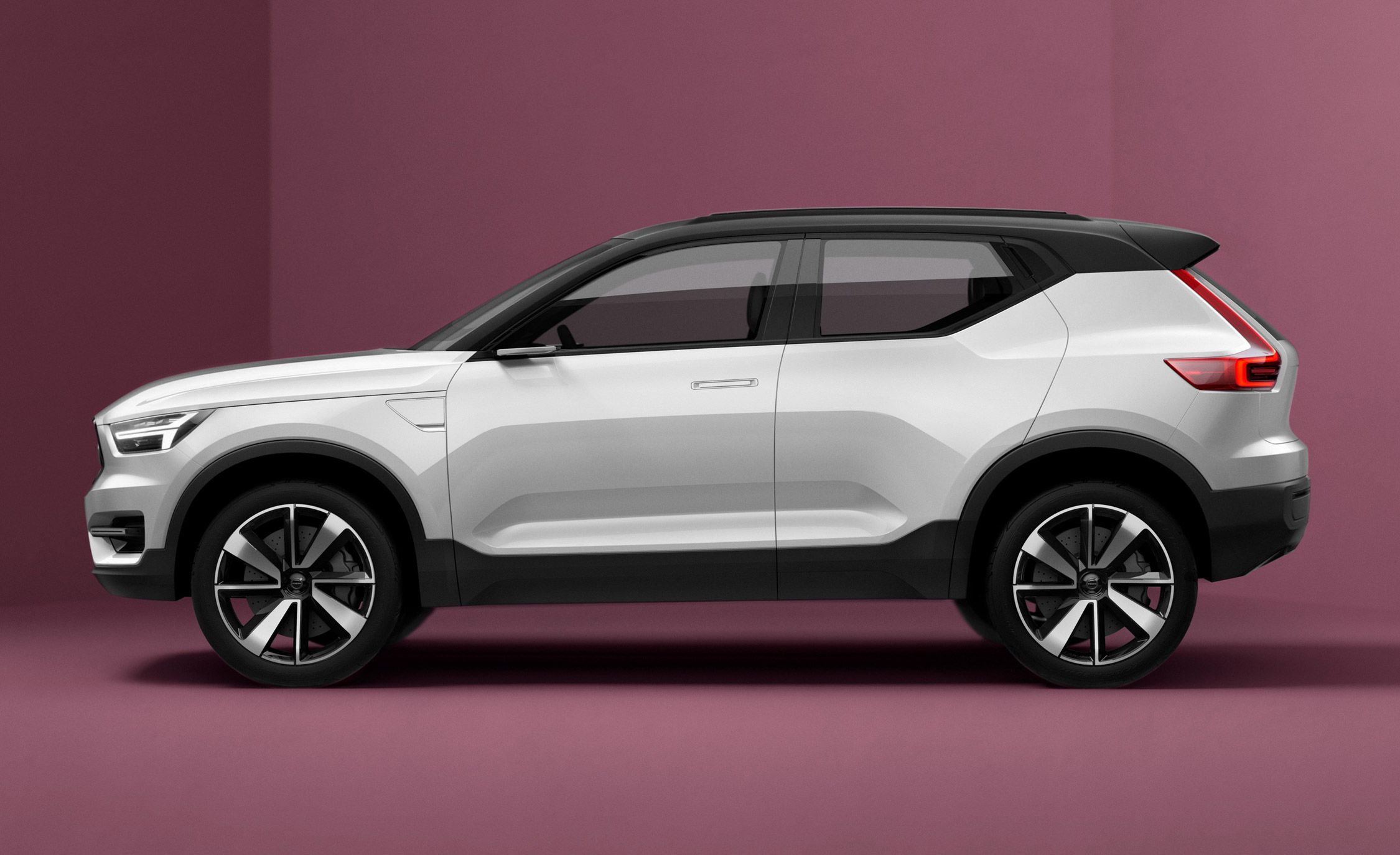 The Volvo XC40, S40, and V40 Are Cars Worth Waiting For | Feature | Car and  Driver
