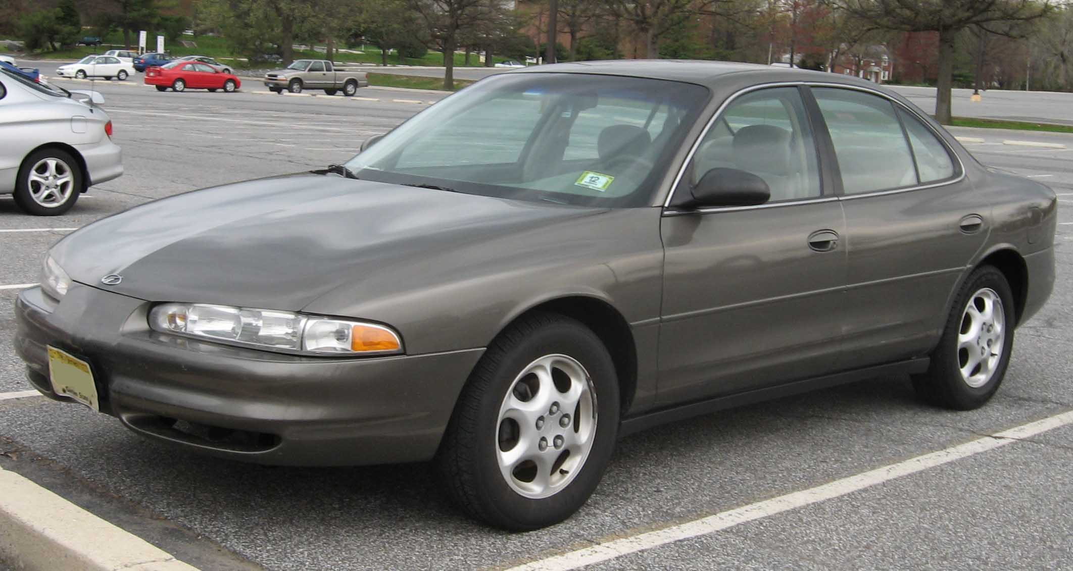 File:Oldsmobile Intrigue.jpg - Wikimedia Commons