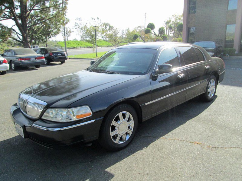 Used Lincoln Town Car Executive L for Sale Right Now - Autotrader