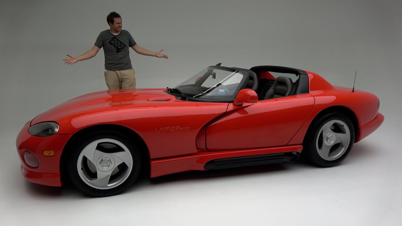 The Original 1992 Dodge Viper Was a Ridiculously Basic, Dangerous Sports  Car - YouTube