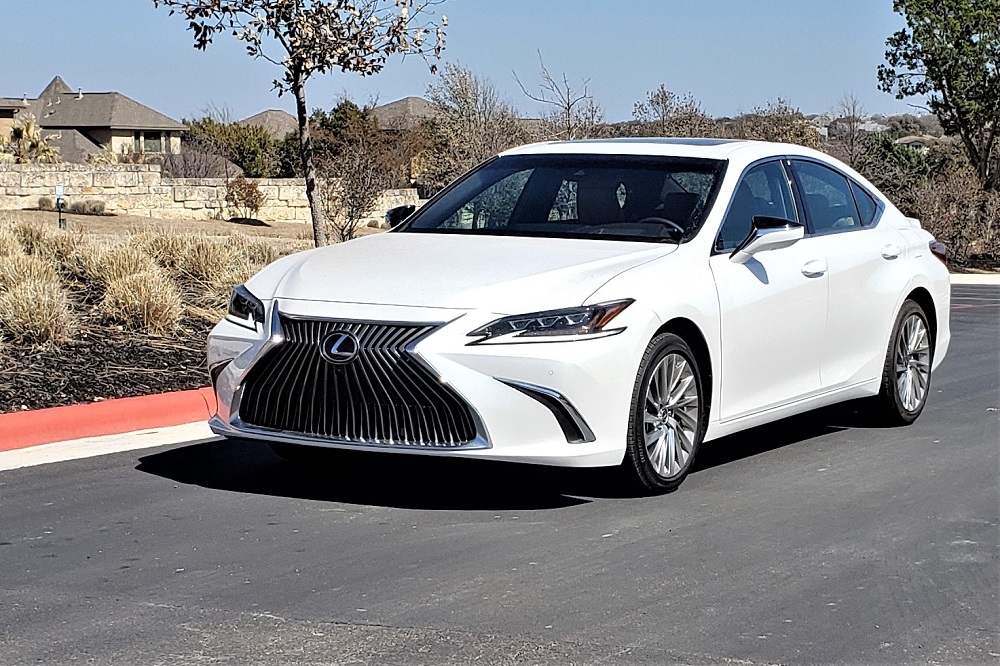Lexus ES 250 performance and luxury for reasonable money in 2021 - In Wheel  Time