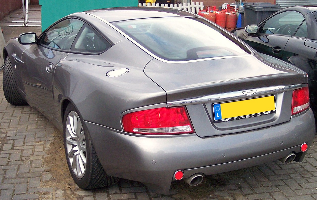 File:Aston Martin Vanquish V12 hl silver.jpg - Wikimedia Commons
