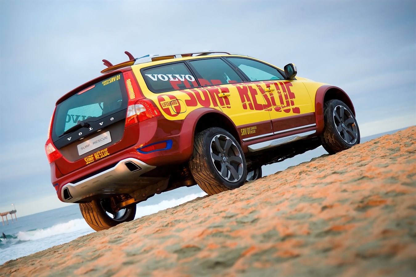 Volvo XC70 Surf Rescue Safety - Concept to Reality, Safety Comes First -  Volvo Car USA Newsroom