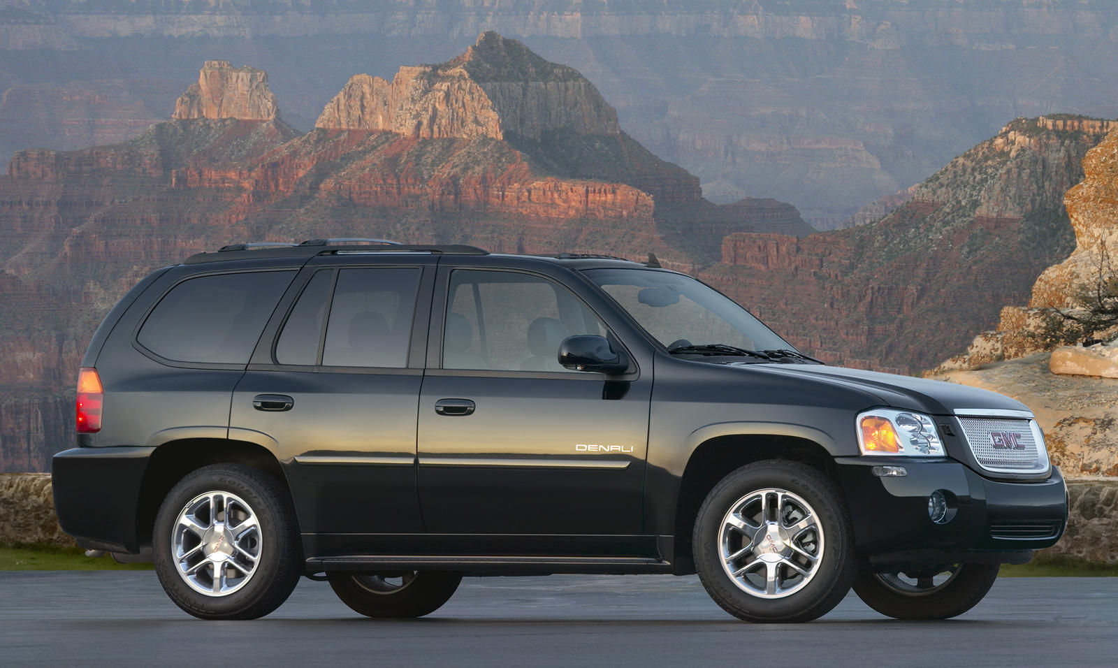 GMC Envoy Generations: All Model Years | CarBuzz