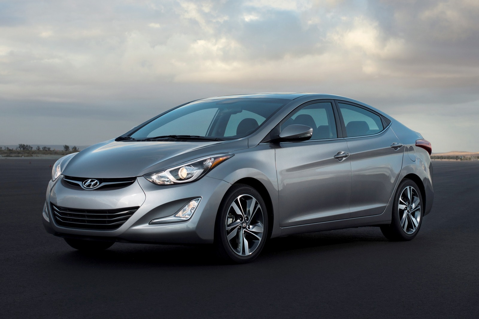 2014 Hyundai Elantra Review & Ratings | Edmunds