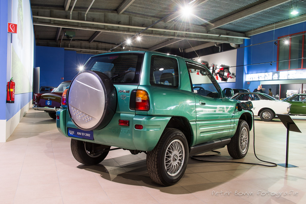 Toyota RAV4 EV - 2002 | XA10 In 1995, Toyota was deeply invo… | Flickr