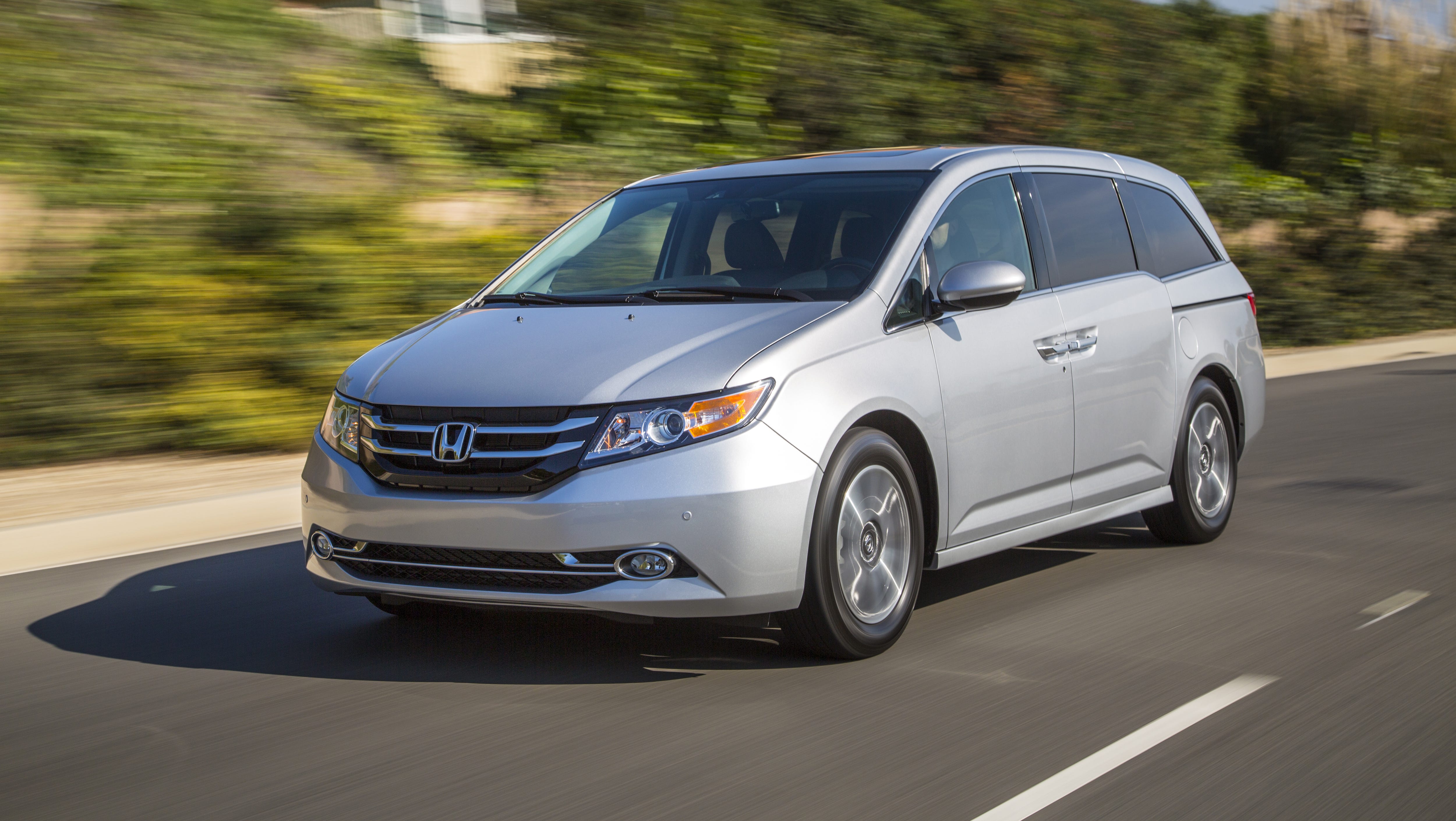 Auto review: 2014 Honda Odyssey is the go-to bus for the child-endowed