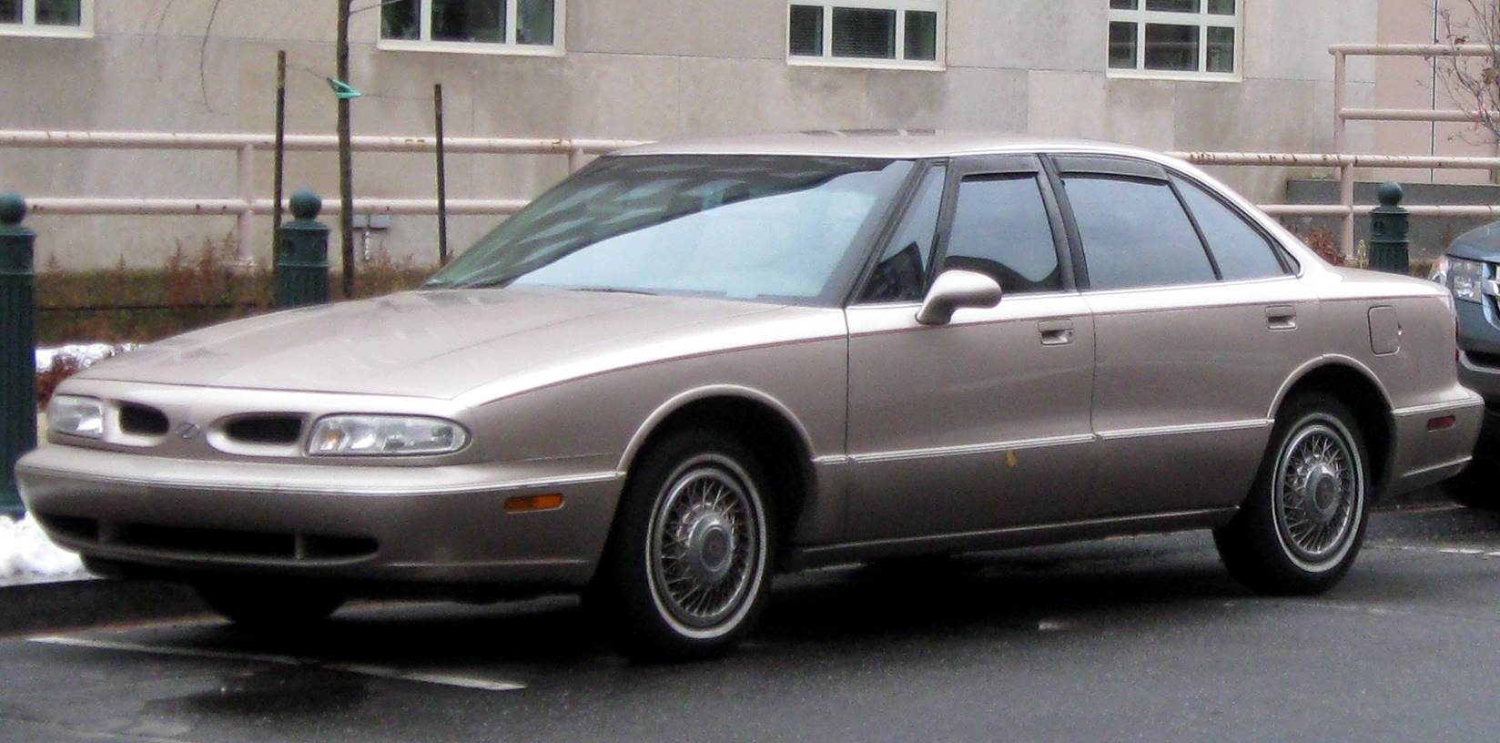 1996 Oldsmobile Eighty-Eight LSS - Sedan 3.8L V6 auto