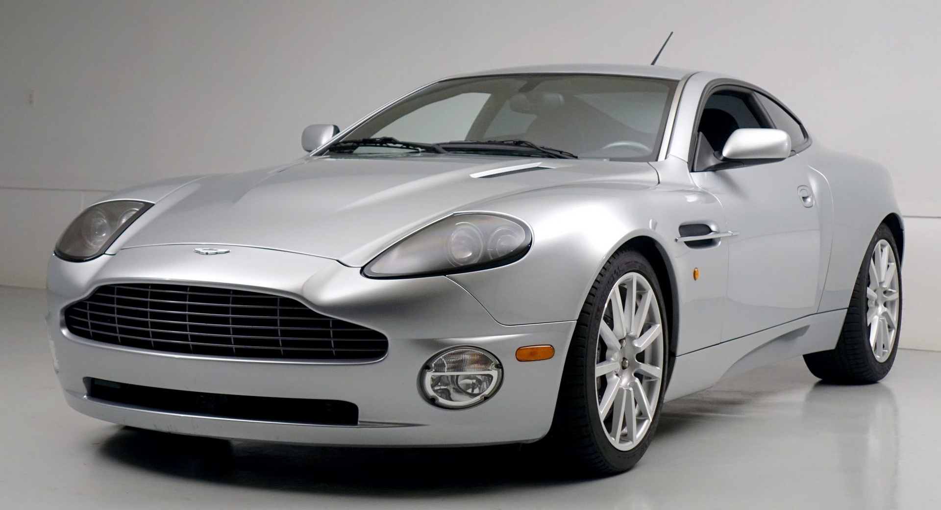 2006 Aston Martin Vanquish S With 23K Miles Once Belonged To Megadeth's  Frontman | Carscoops