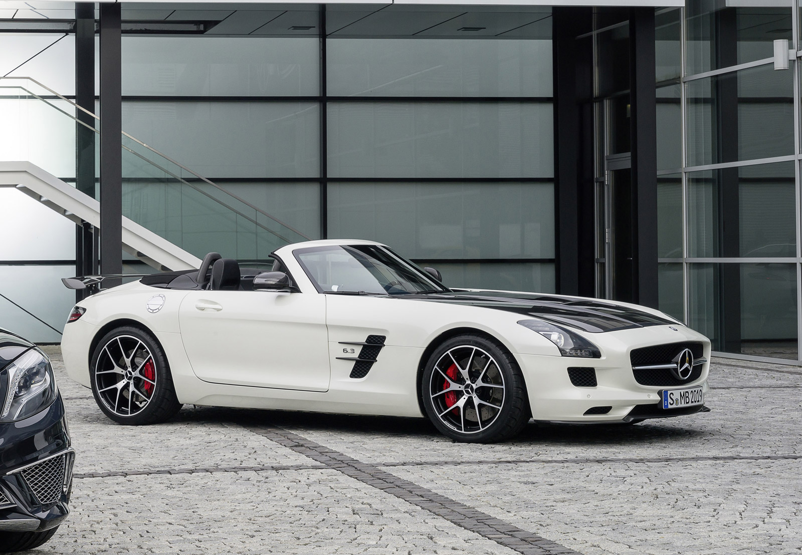 New and Used Mercedes-Benz SLS AMG: Prices, Photos, Reviews, Specs - The  Car Connection