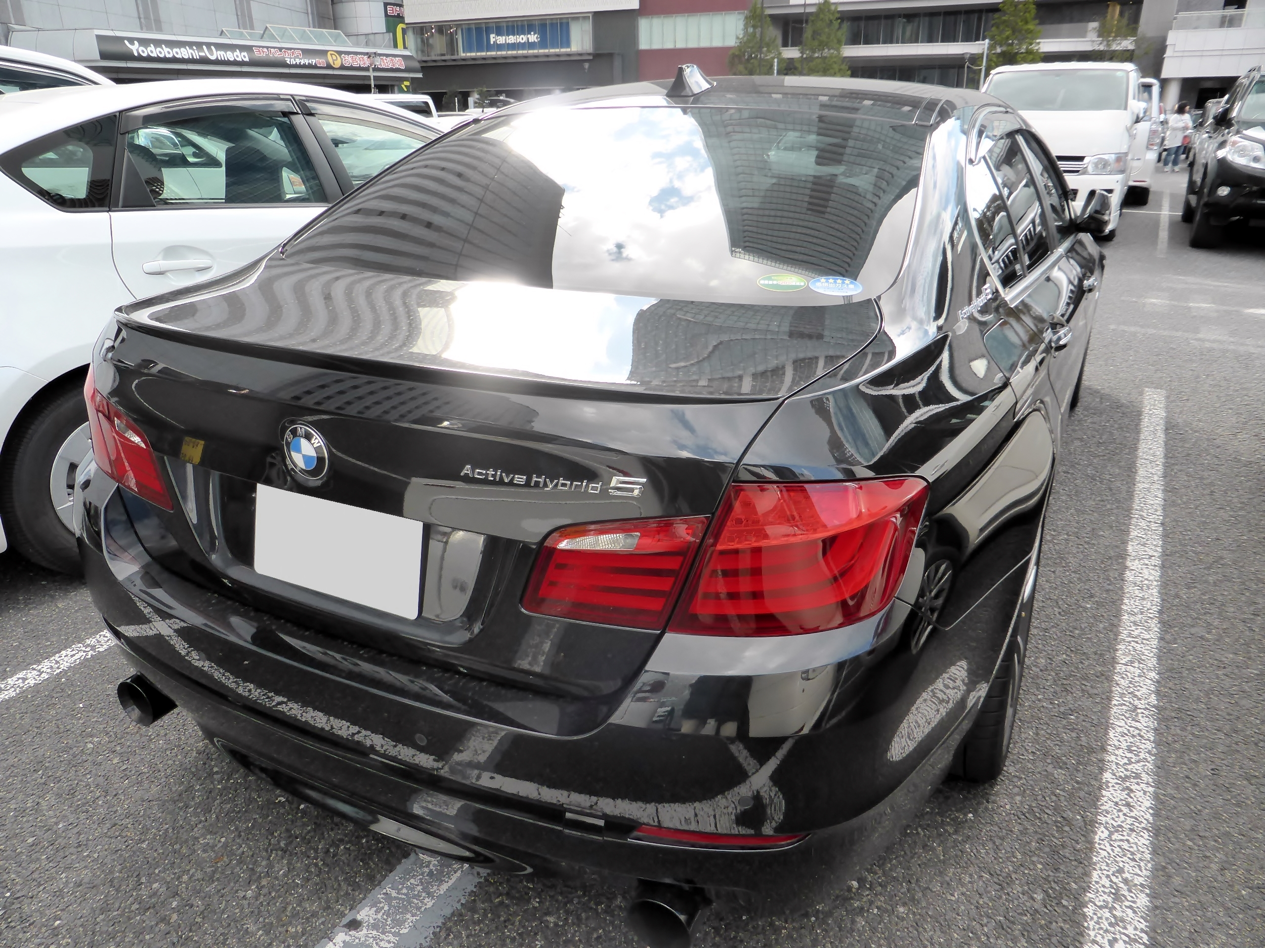 File:BMW ActiveHybrid 5 (F10) rear.JPG - Wikimedia Commons