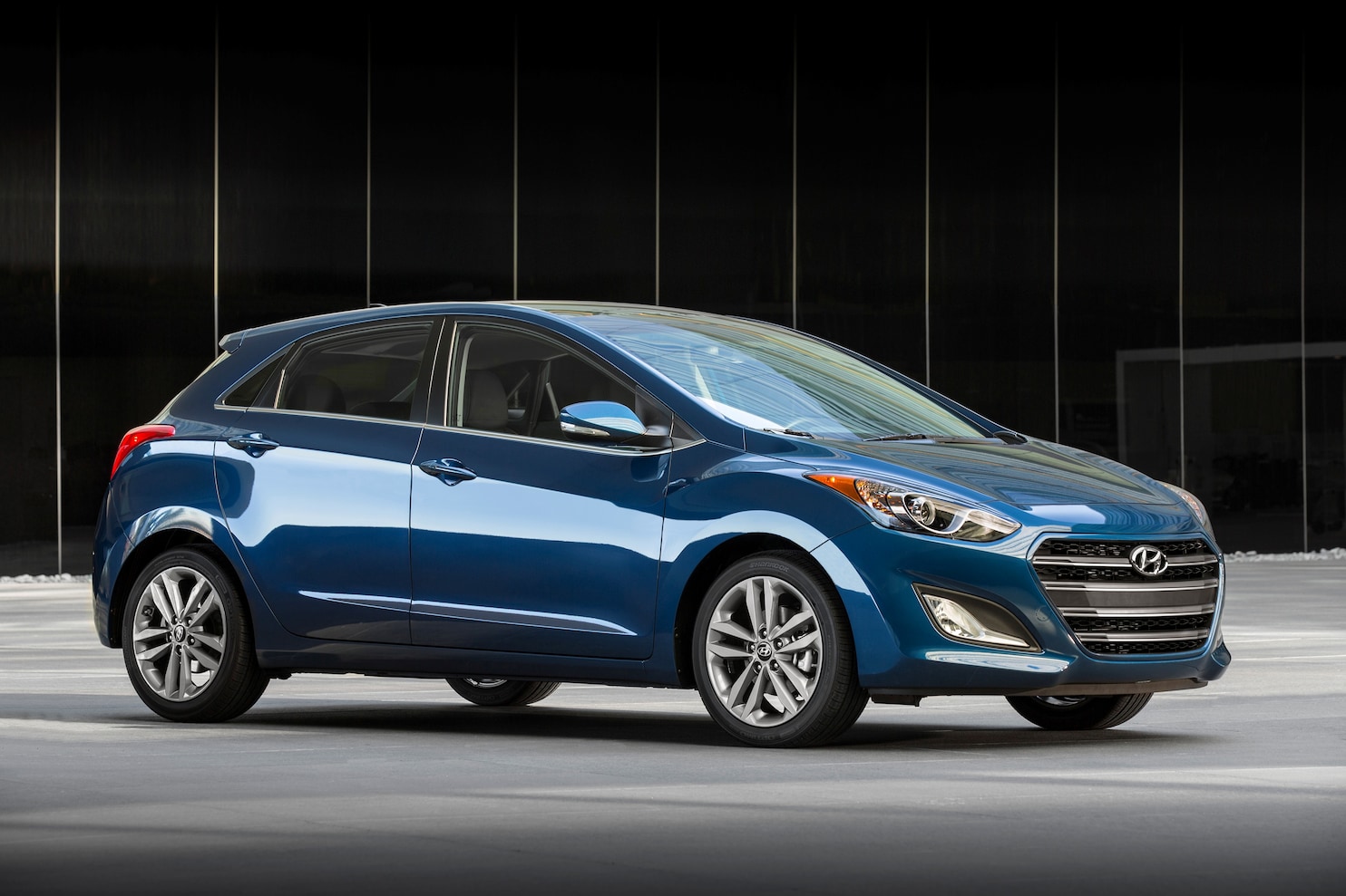2016 Hyundai Elantra GT: A good deal — and reality check for U.S. carmakers  - The Washington Post