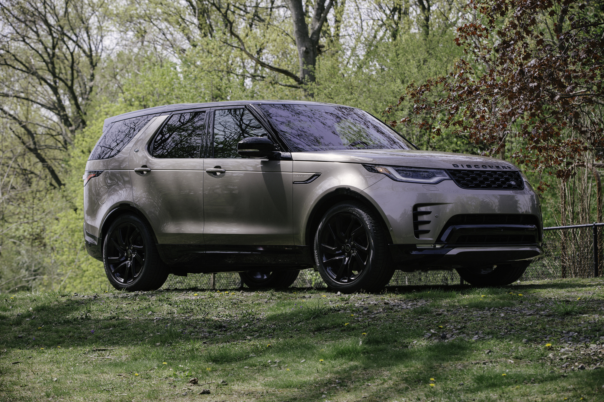 2023 Land Rover Discovery Review: Prices, Specs, and Photos - The Car  Connection