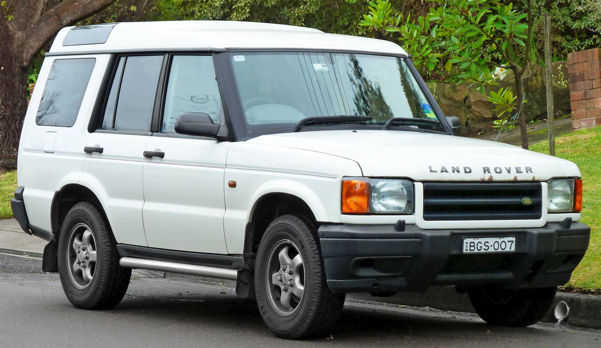 1999 Land Rover Discovery SD - 4dr SUV 4.0L V8 AWD auto