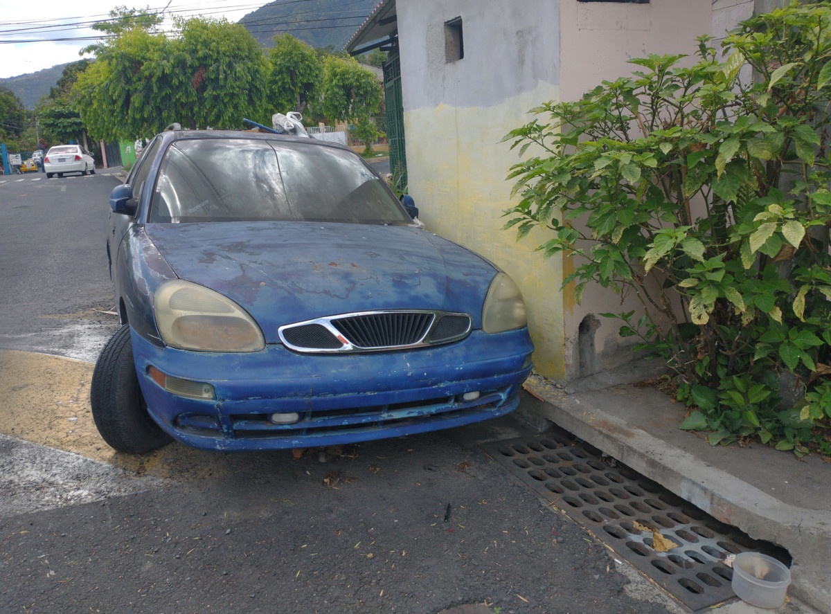 Curbside Classics: '97-'02 Daewoo Nubira – And A Few More Piles Of Garbage  | Curbside Classic