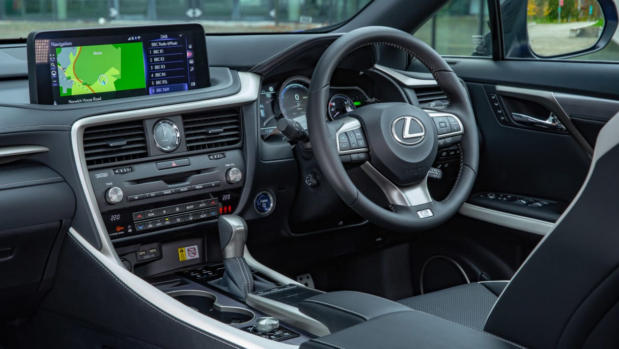 Lexus RX 450h (2015-2022) interior, dashboard & comfort | DrivingElectric