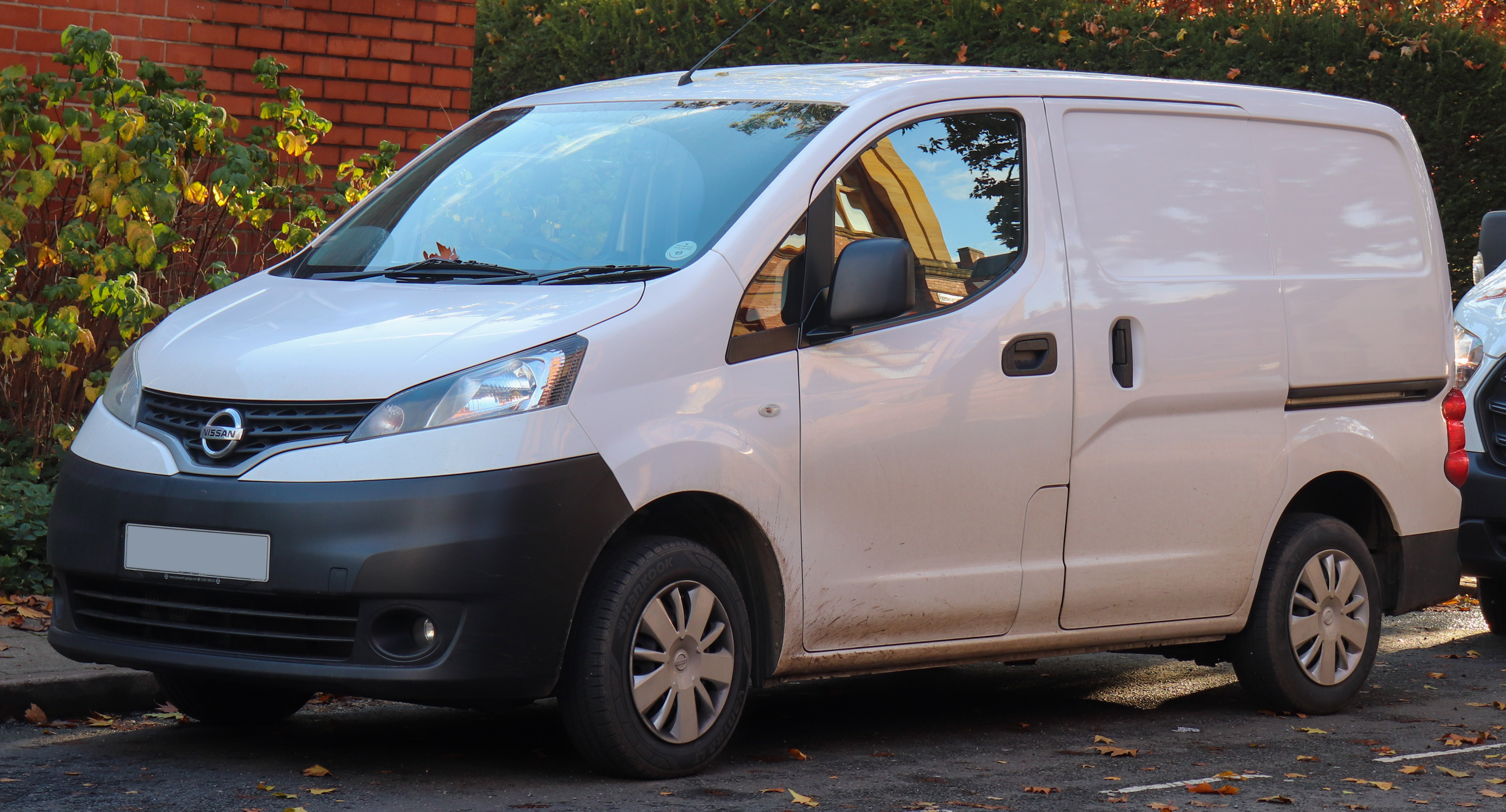 File:2015 Nissan NV200 Acenta DCi 1.5 Front.jpg - Wikimedia Commons