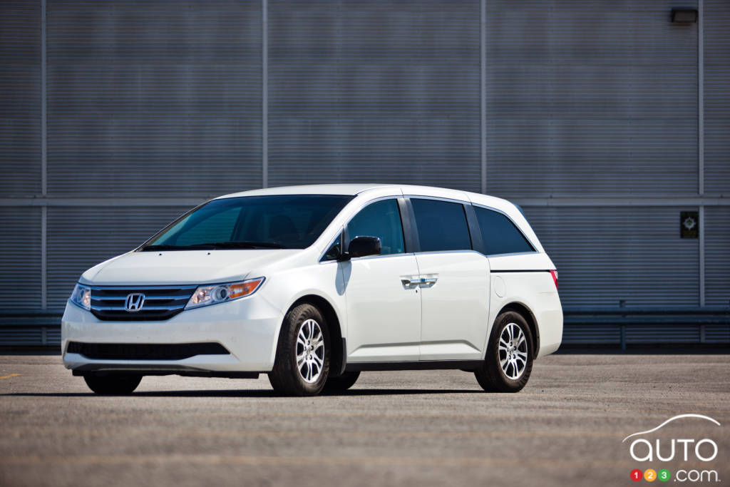 2012 Honda Odyssey LX | Car Reviews | Auto123