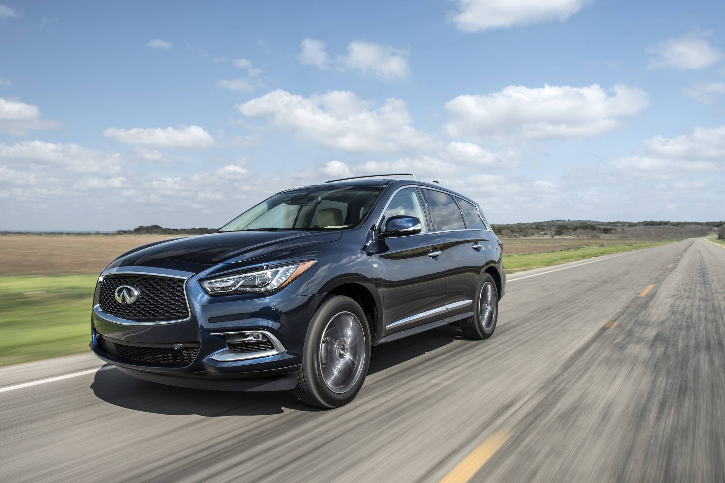 2018 Infiniti QX60 essentials: Right-sized, comfortable and soft