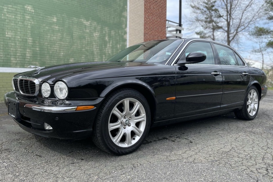 No Reserve: 2004 Jaguar XJ8 for sale on BaT Auctions - sold for $8,400 on  May 9, 2022 (Lot #72,807) | Bring a Trailer