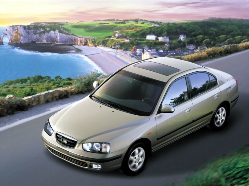 Hyundai Elantra 2000 Sedan (2000 - 2003) reviews, technical data, prices