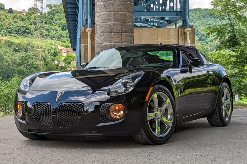 No Reserve: 10k-Mile 2009 Pontiac Solstice GXP Coupe for sale on BaT  Auctions - sold for $27,750 on August 1, 2022 (Lot #80,240) | Bring a  Trailer