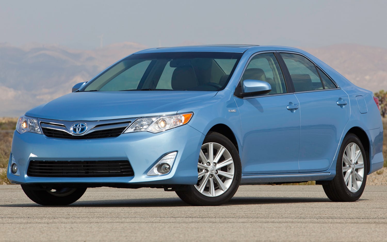 First Test: 2012 Toyota Camry Hybrid XLE