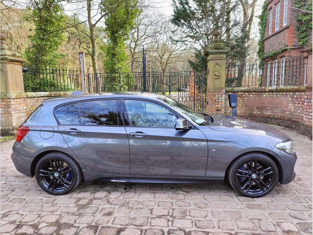 Used Bmw 1 Series Hatchback 1.5 116d M Sport Shadow Edition Euro 6 (S/s)  5dr in Southport, Merseyside | Autobaydirect