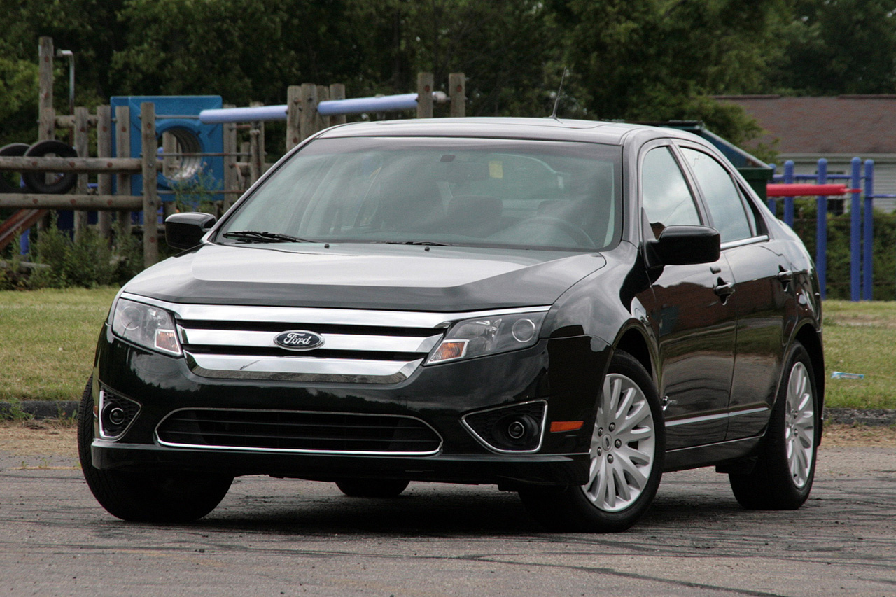 Review: 2010 Ford Fusion Hybrid Aug 8, 2013 Photo Gallery